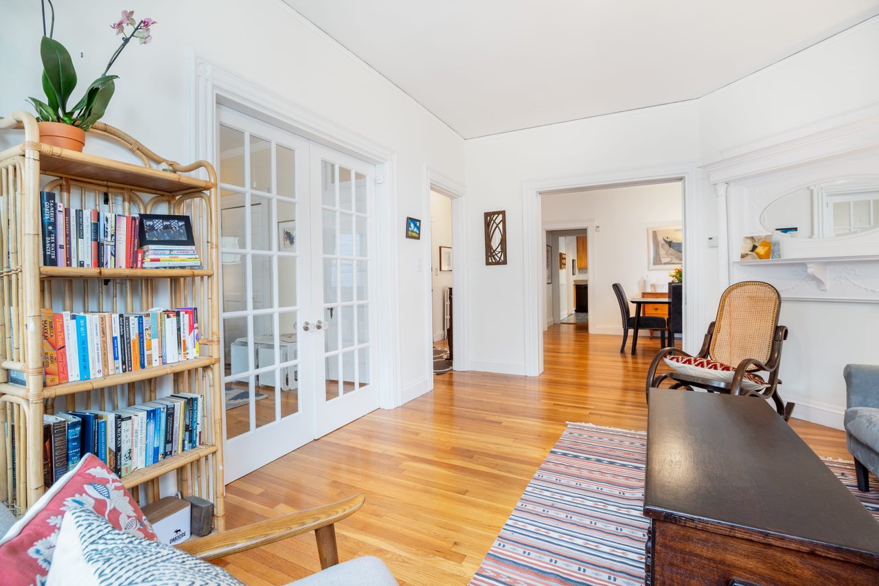 27 Paul Gore St. Unit: 1