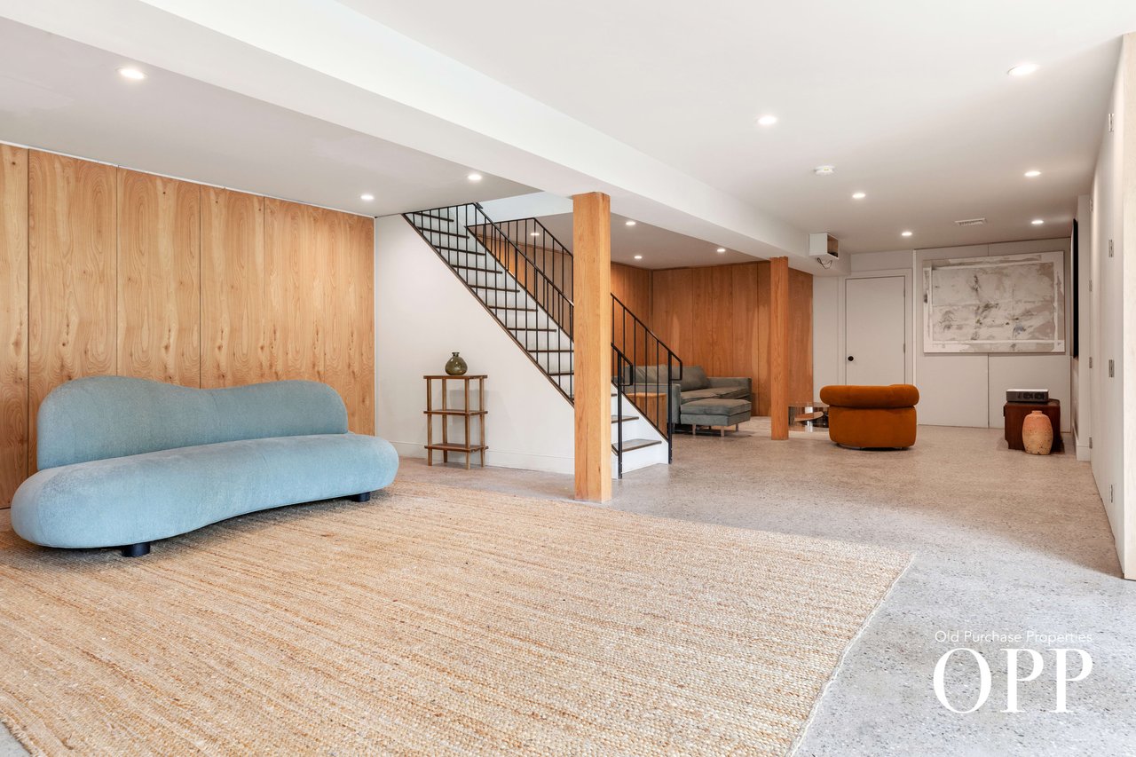 HIGHEST SALE ON HIGHVIEW BOULEVARD