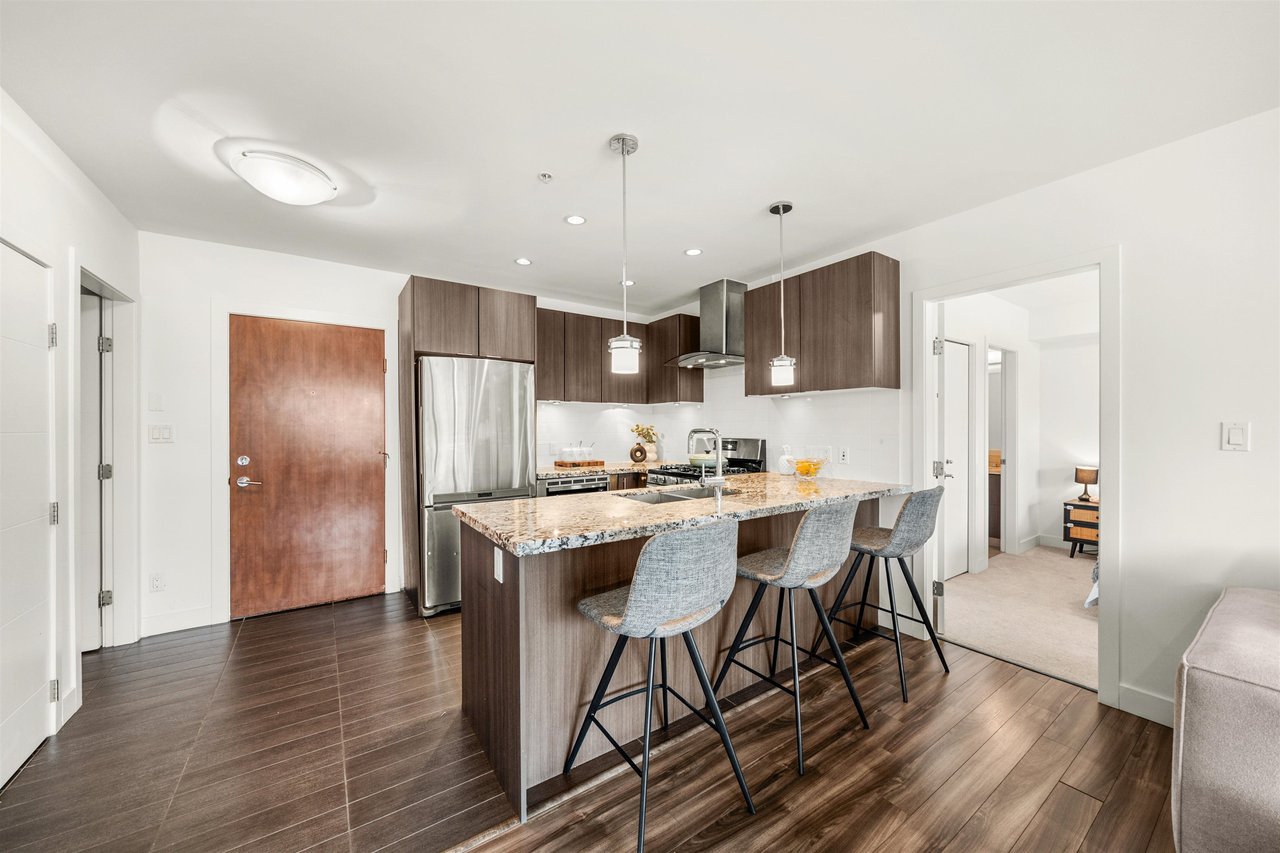 201-5688 Hastings Street, Burnaby