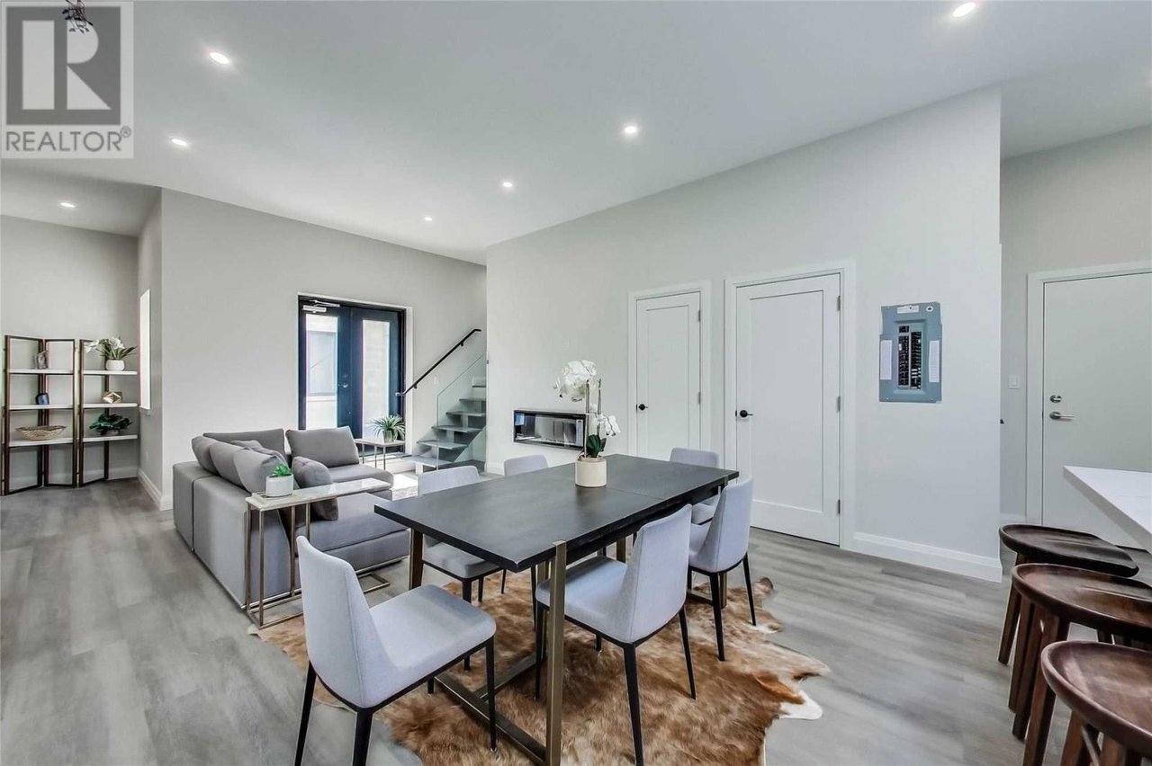 2896 Dundas St W, #2
