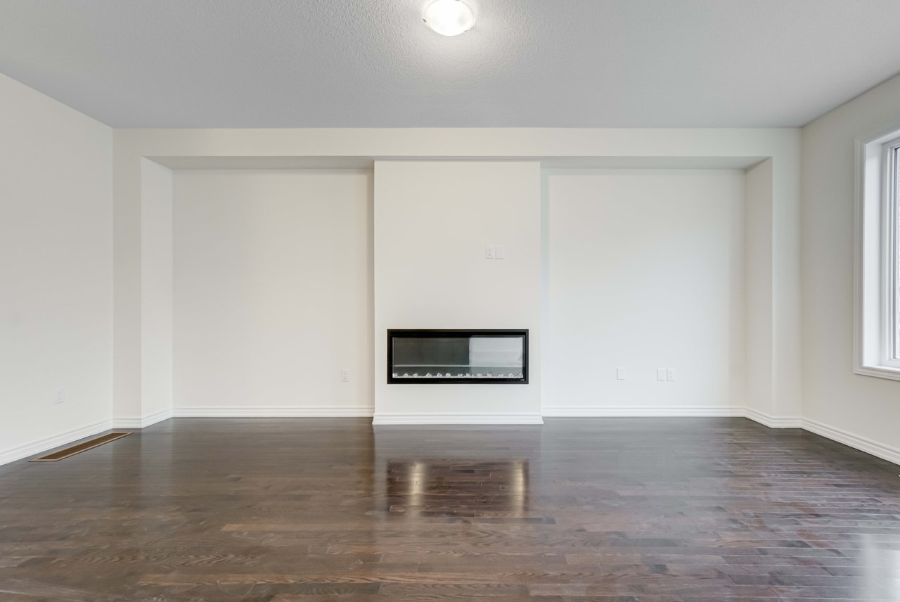 10 Van Wart St