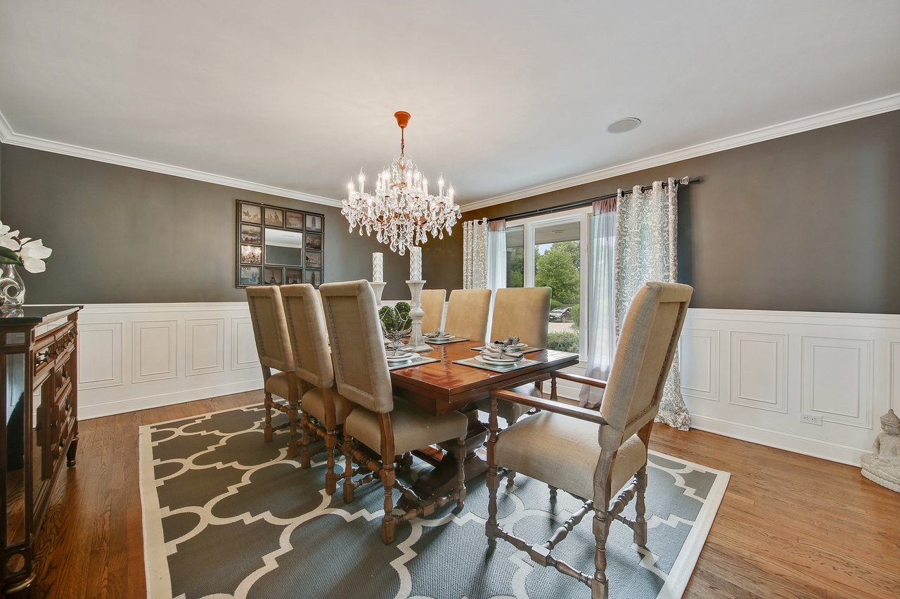 This stunning spacious home allows for the quintessential indoor/outdoor living