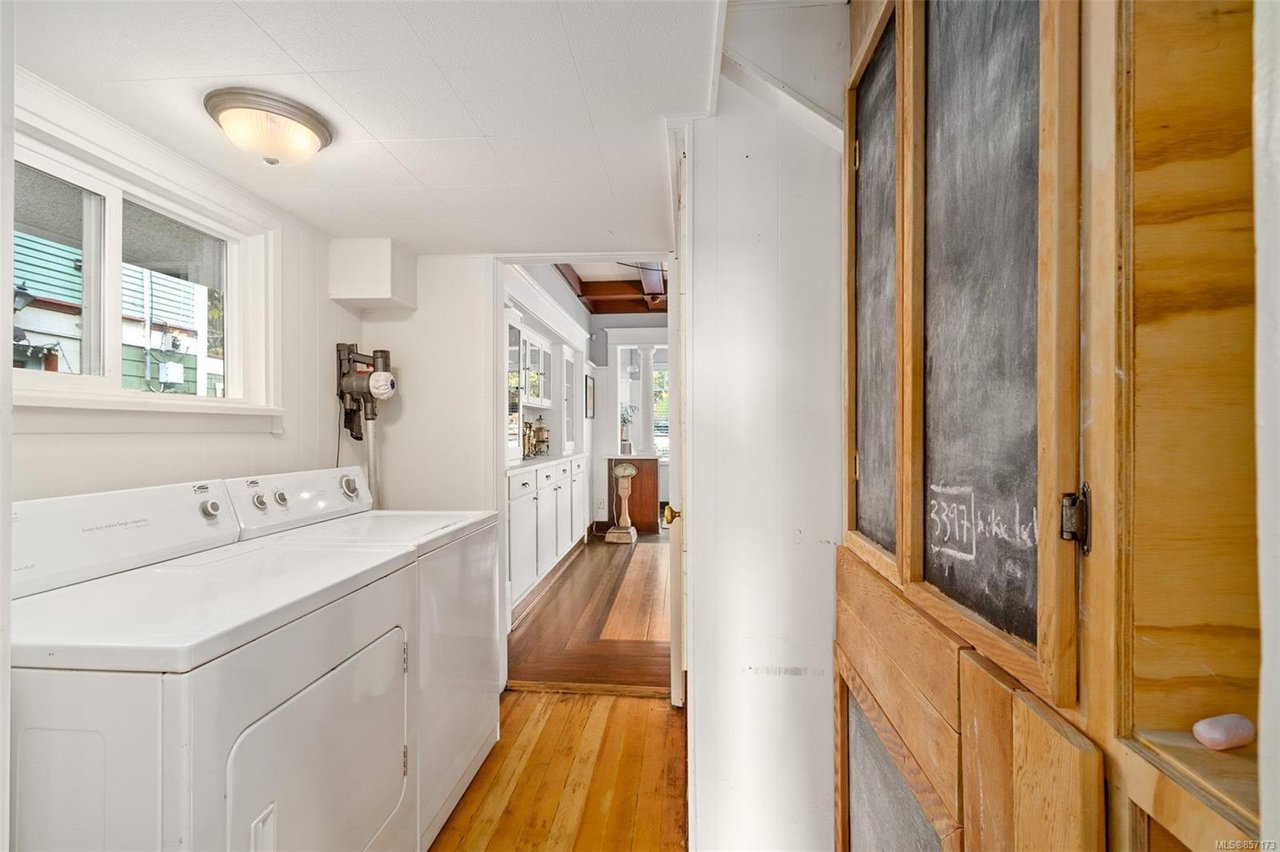 2632 Fernwood Rd