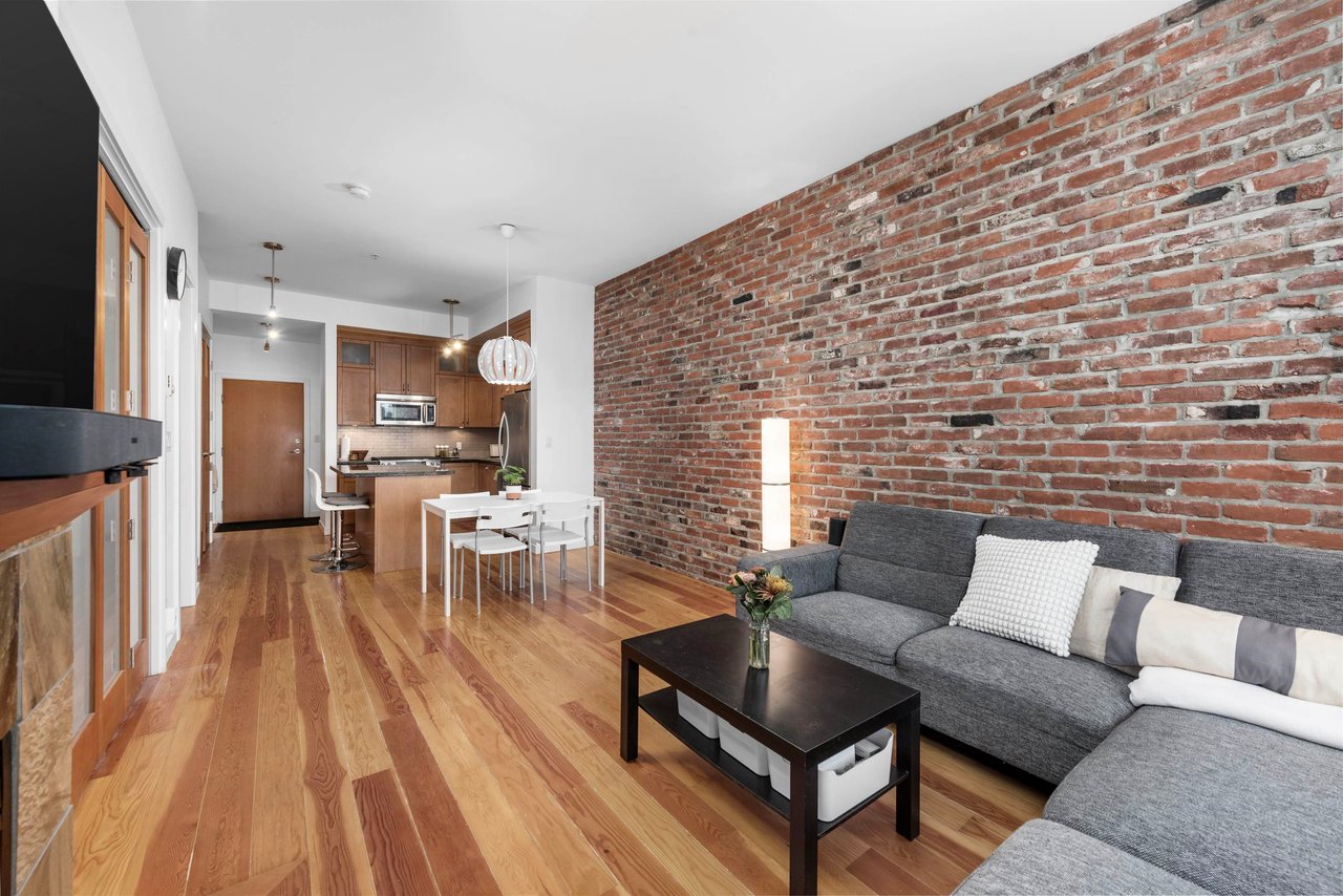 211-240 Salter St