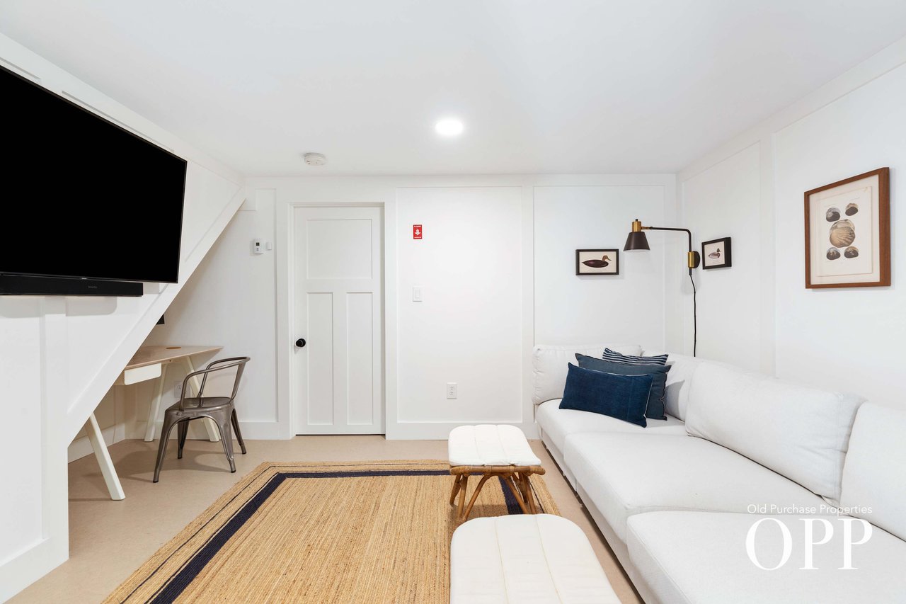  Stylish Cape Cod Retreat in Bellport Village
