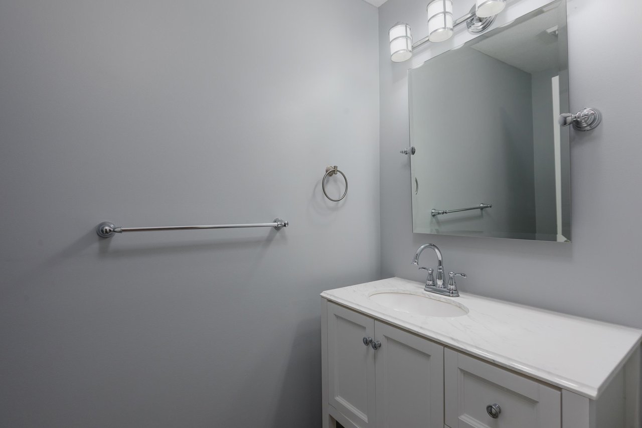 1991 Cedar Village Cres