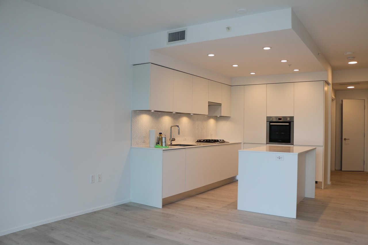 1211-3809 Evergreen Pl