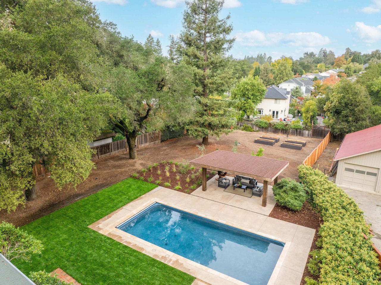 Healsburg Downtown Estate