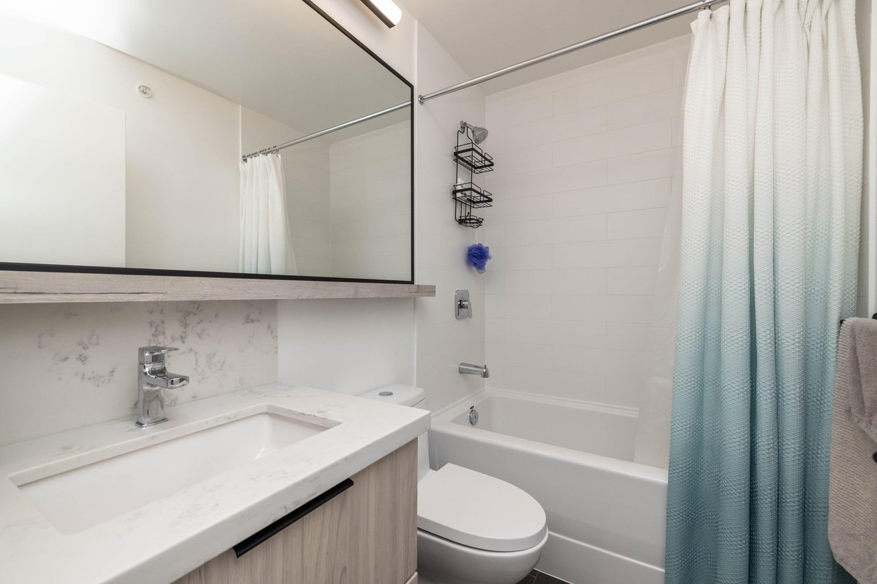 207-3105 St George St