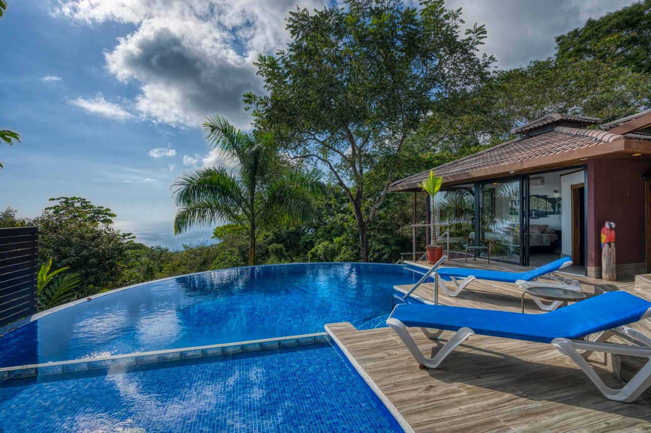 Stunning Ocean Views at Casa Perezoso