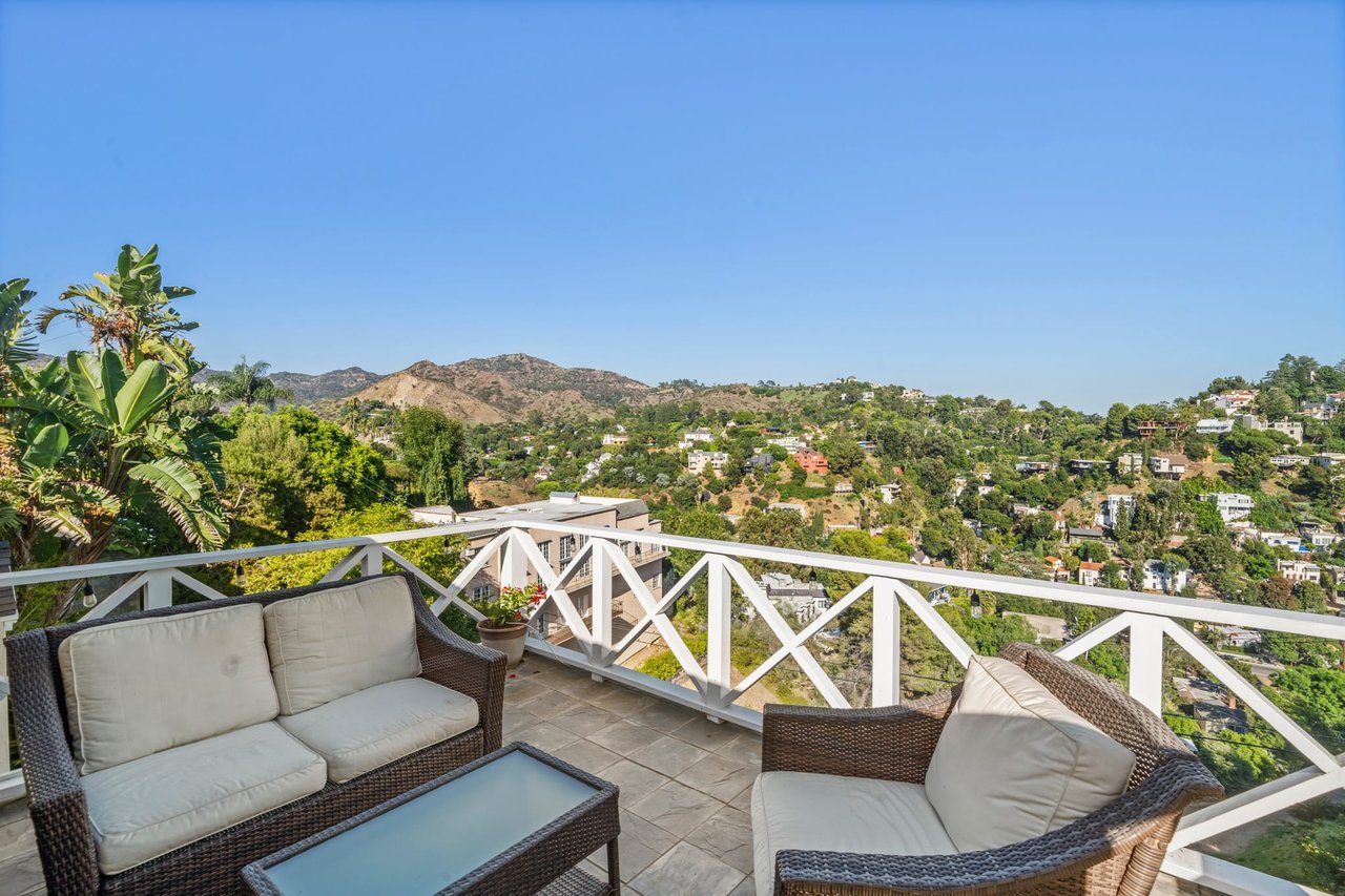 Hideaway Compound in the Hollywood Hills for Lease