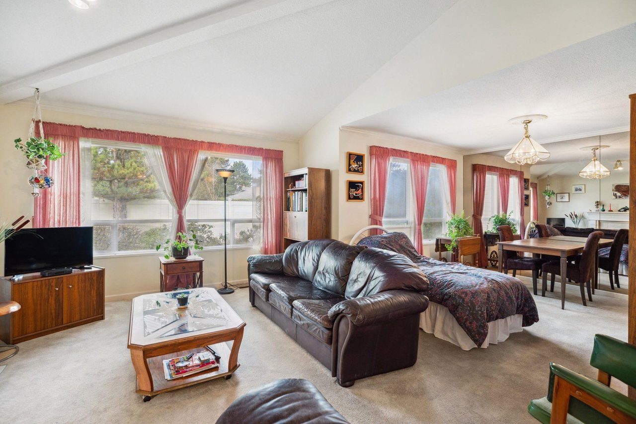 116-15121 19 Ave