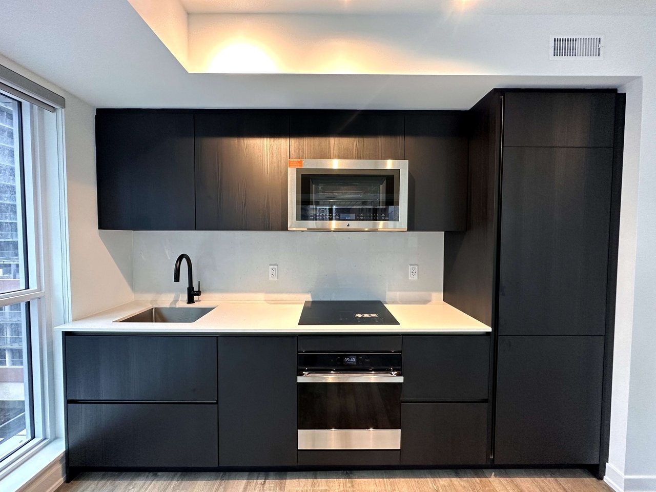 327 King St W, Unit 707