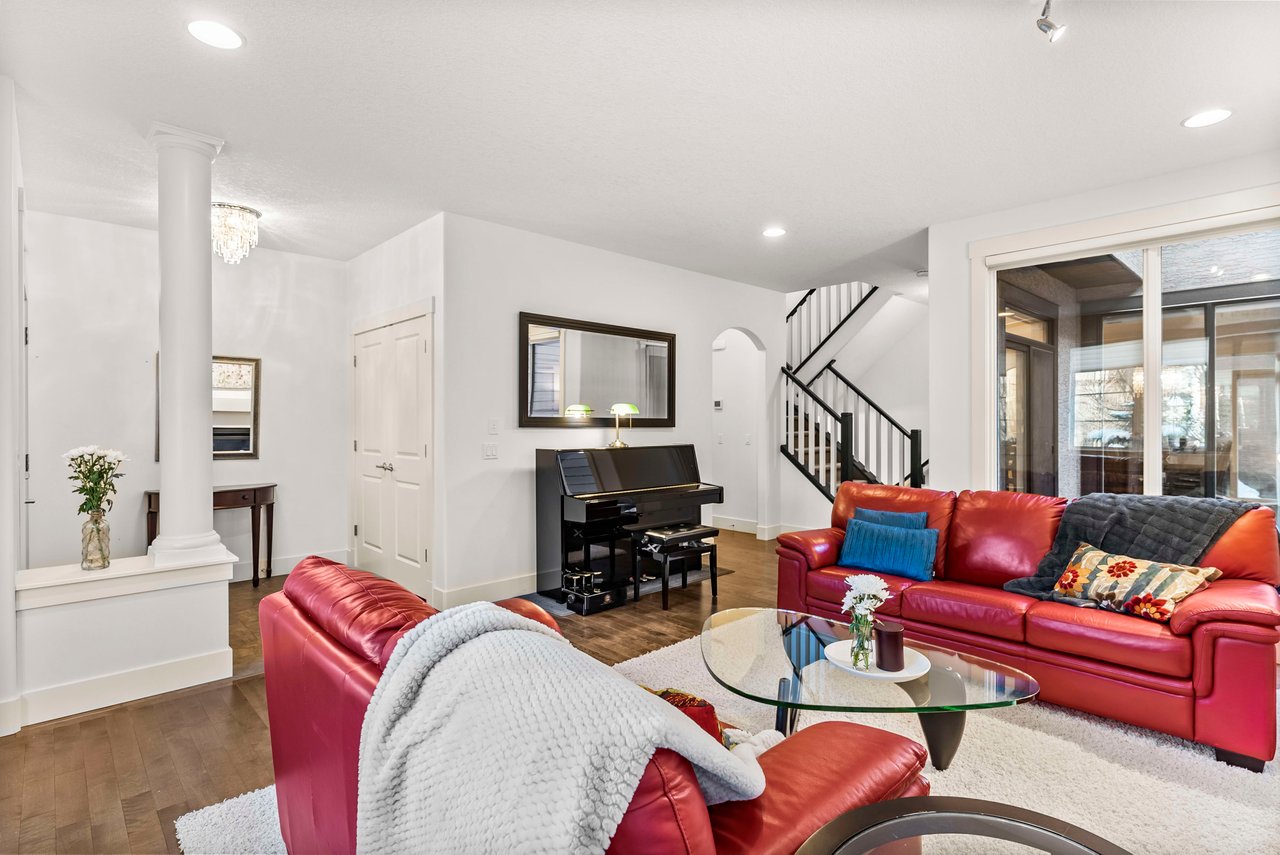 19 Tom Hoppe Mews SW
