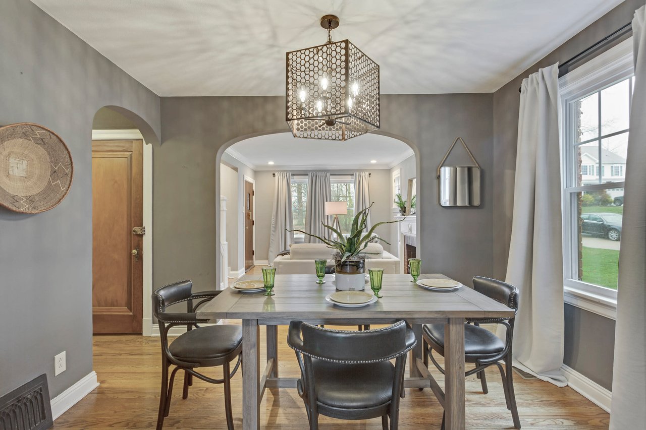 Chic Meets Functional in Des Peres