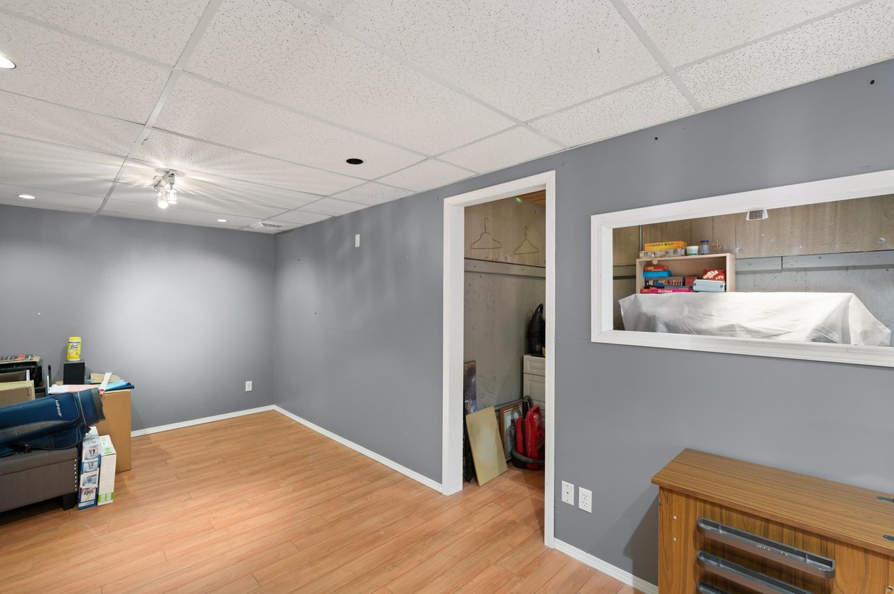 24-2830 W Bourquin Cres