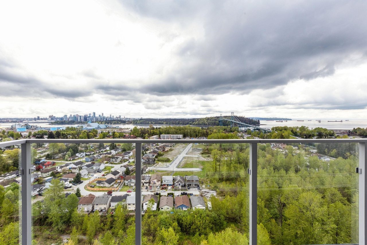 2105-200 Klahanie Ct