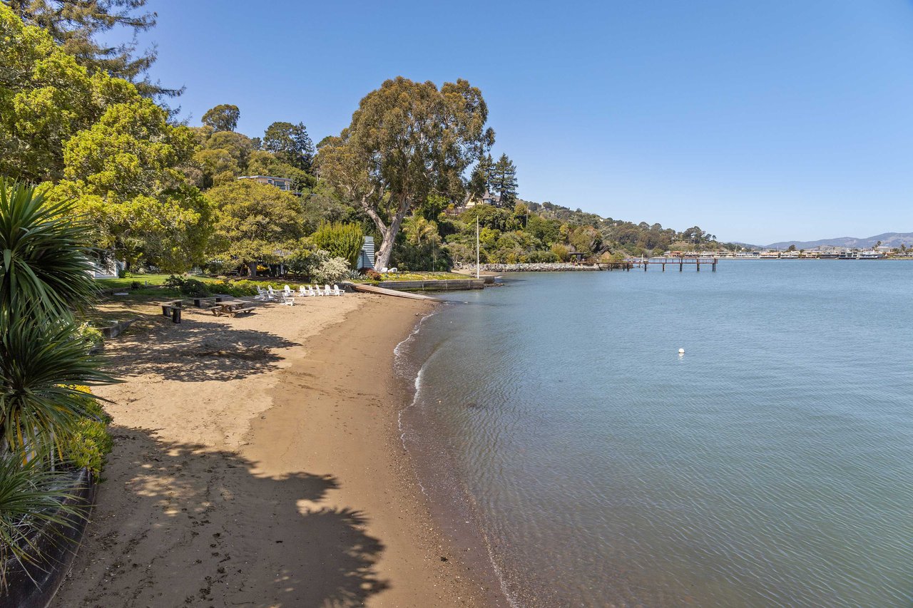 Sweeping Bay Views in Seafirth Estates