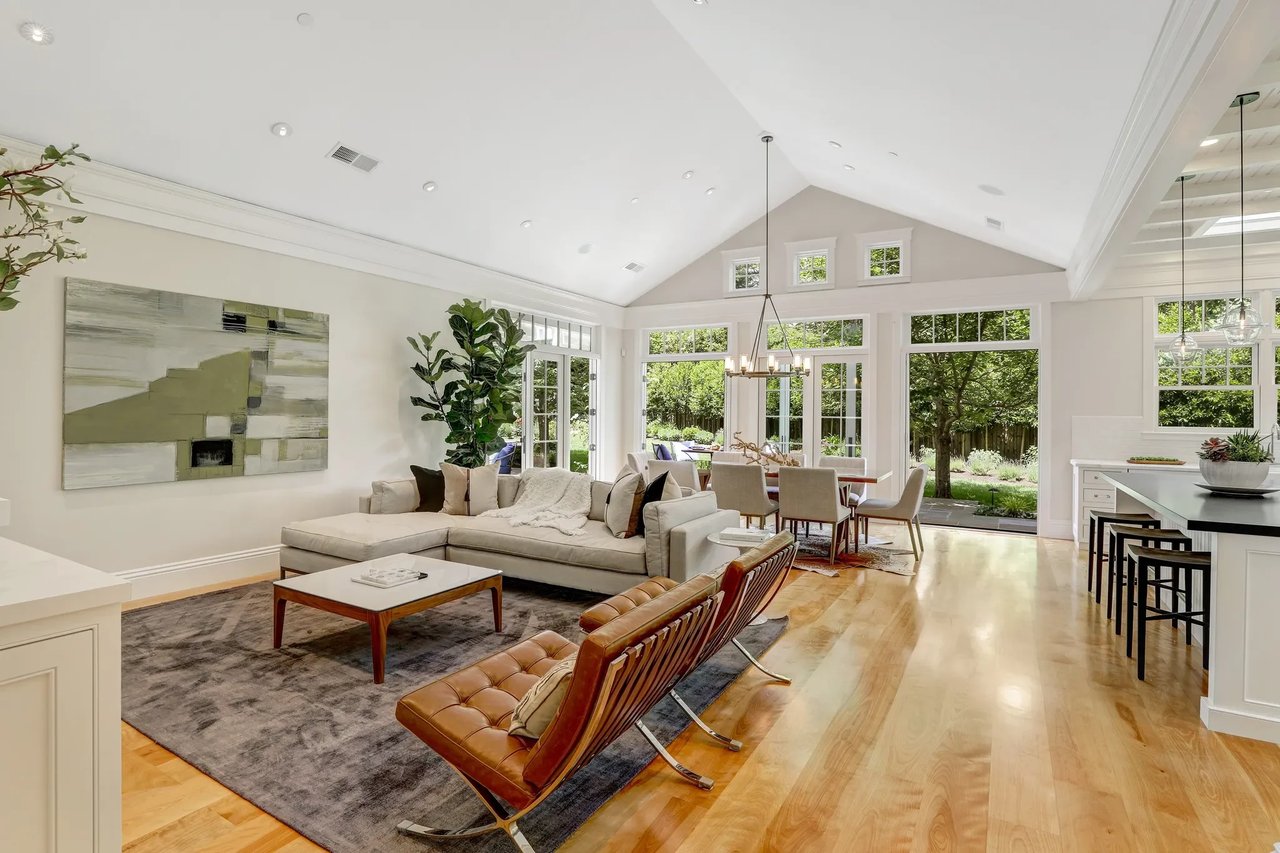 10 Ames Avenue
