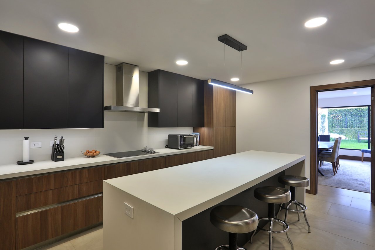 Remodeled Residence With Apartment, Escazu, San Jose