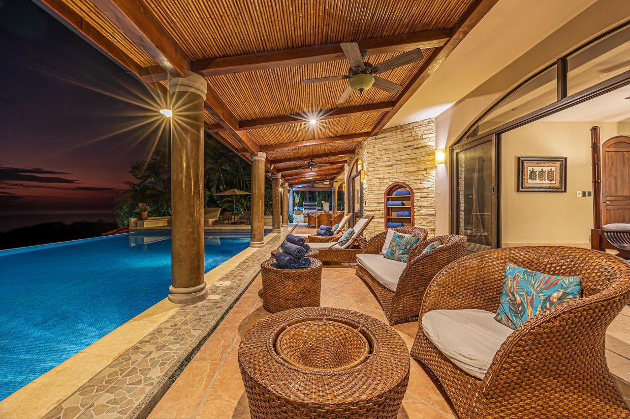Colonial Oceanfront Rental Estate, Dominical, Puntarenas