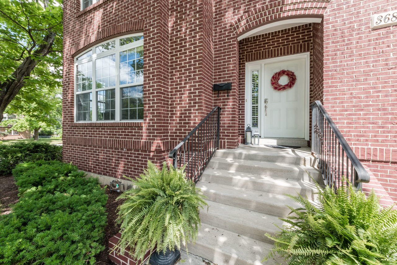 Fabulous Condo Alternative Just Steps From Heart of Clayton