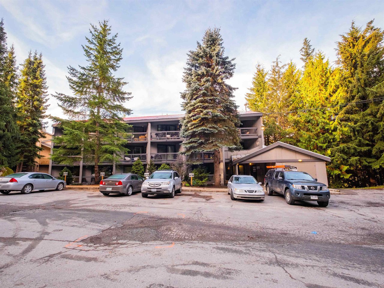 204-2109 Whistler Rd