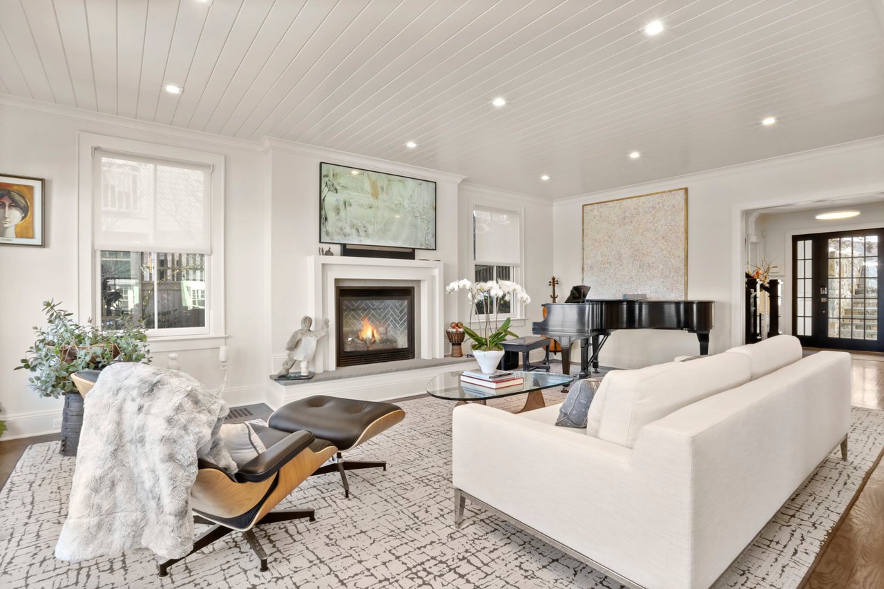 19 Sterling Drive