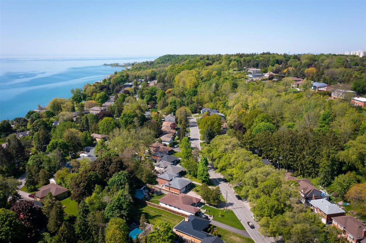26 Bethune Blvd