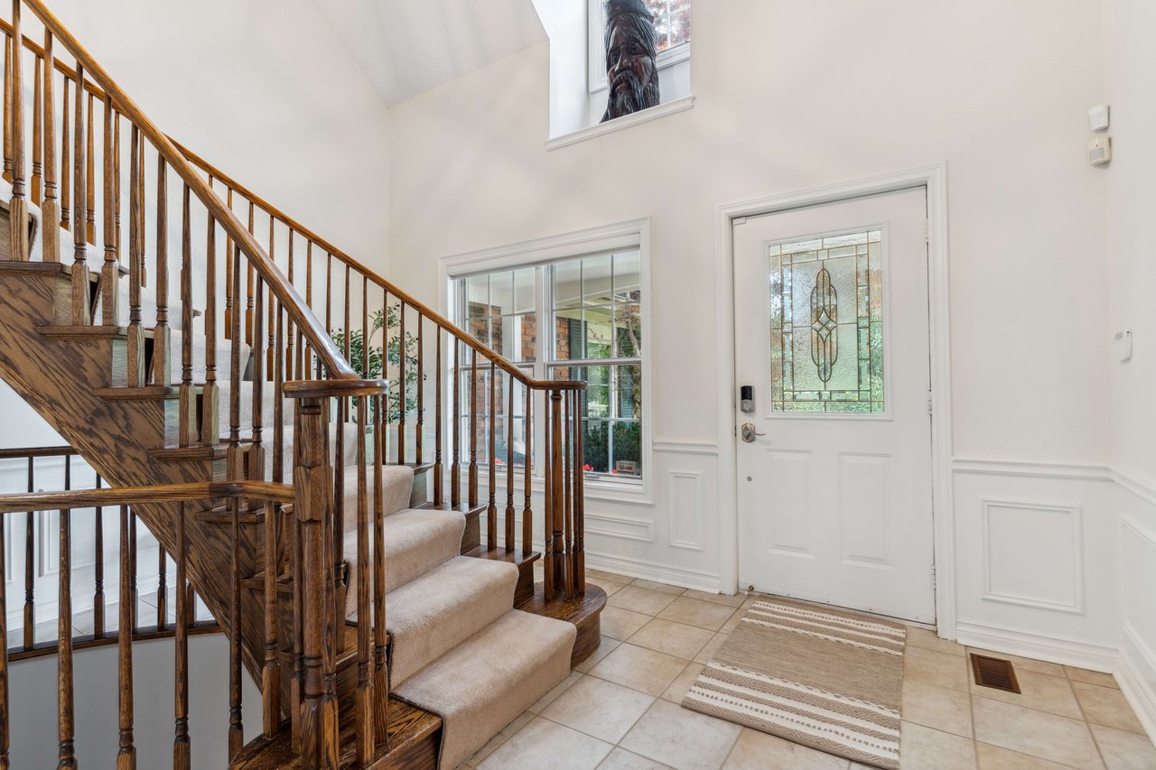 Elegant Living in Glen Abbey