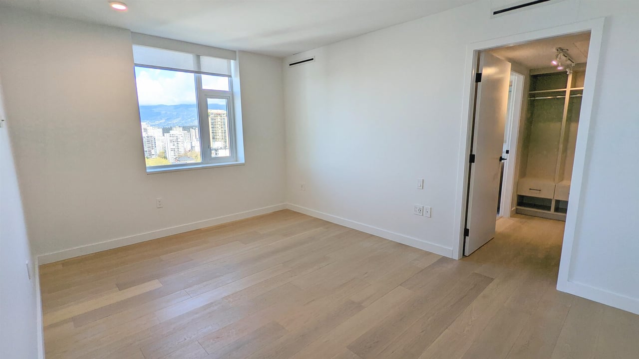 1302W-1180 Broughton St