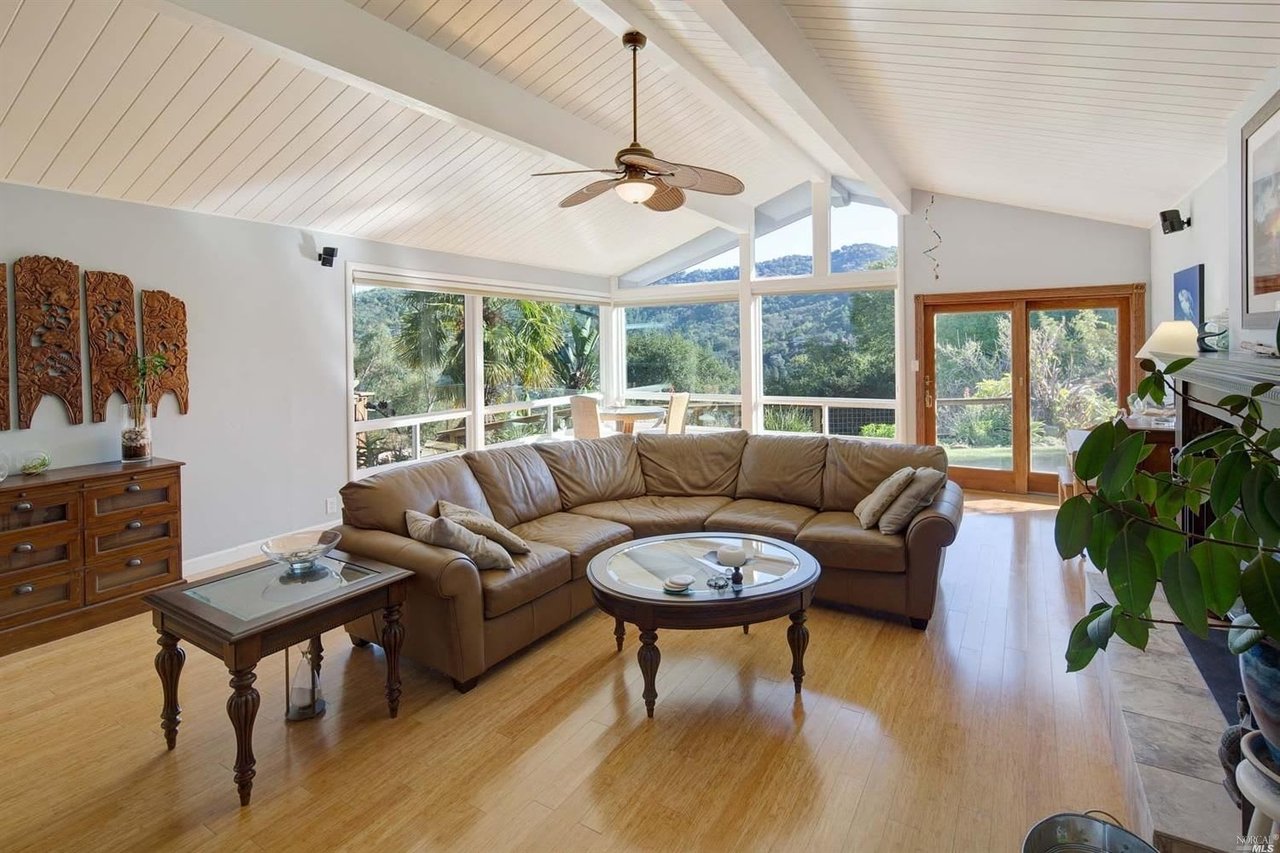 87 Eagle Dr