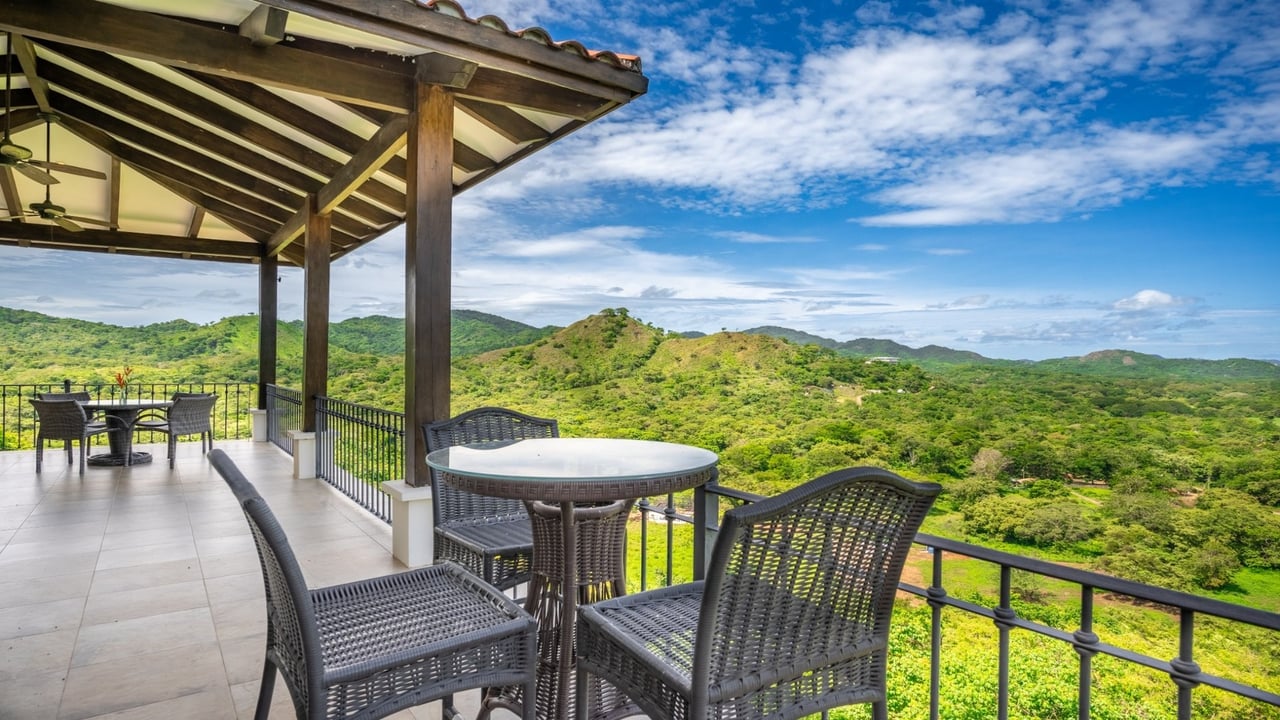 Mediterranean Infinity Pool Home, Flamingo, Guanacaste
