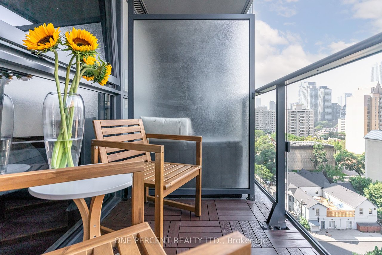 28 Ted Rogers Way 1109