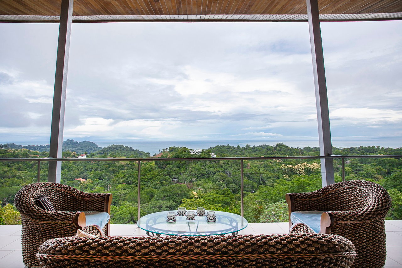 Solar Powered Hilltop Estate, Manuel Antonio, Puntarenas