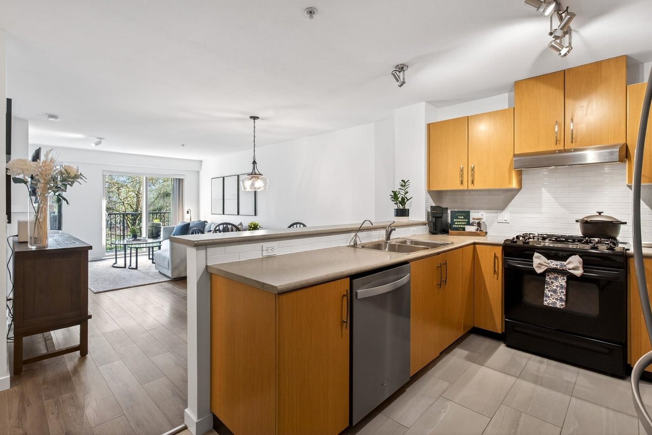 207-500 Klahanie Drive, Port Moody