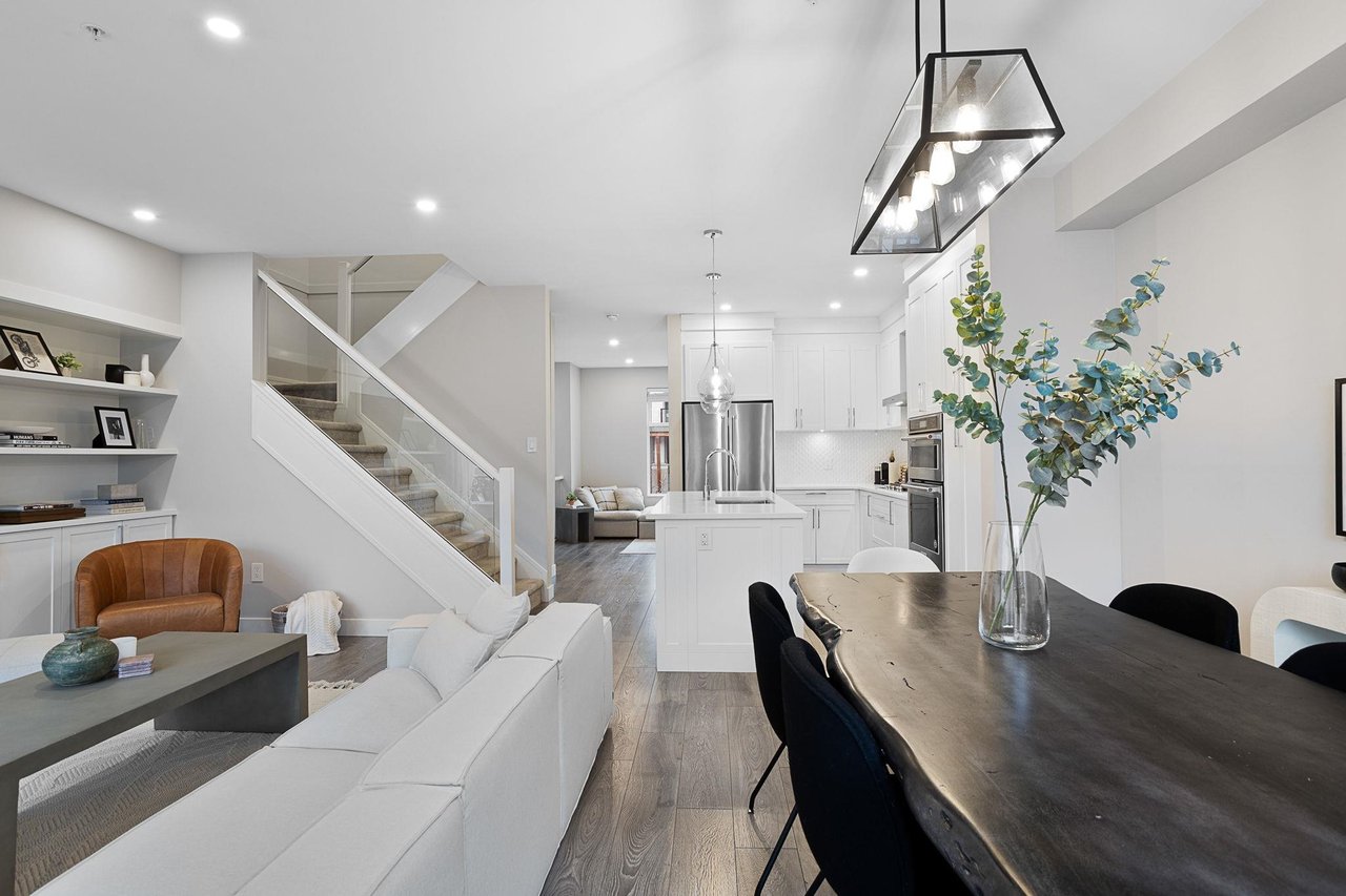 78-20327 72b Ave