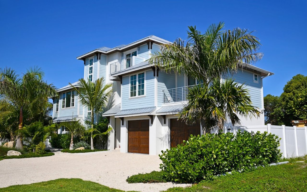 Real Estate Industry Secrets to Buying & Selling Your Home Quickly