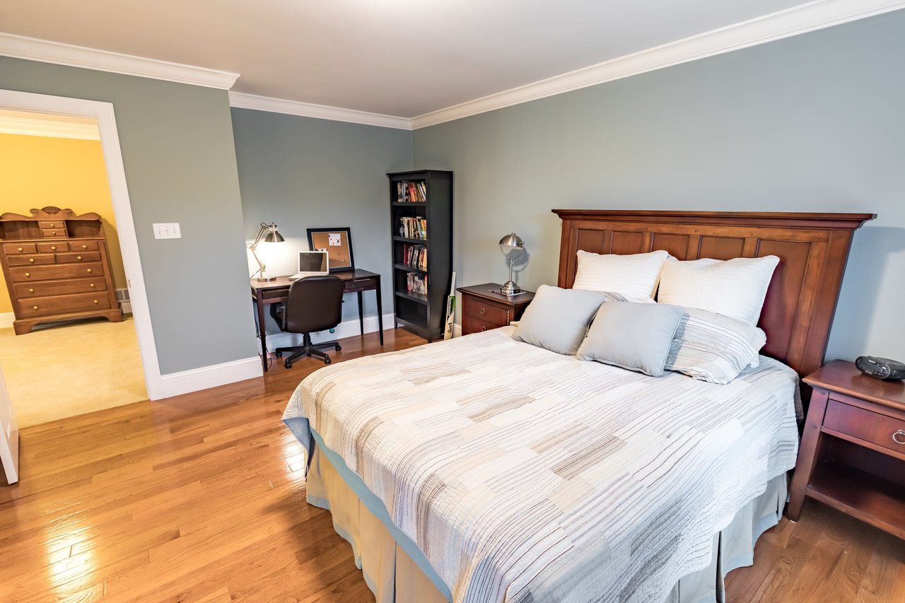 Newer Construction and Oh So Close to Chesterfield Amenities