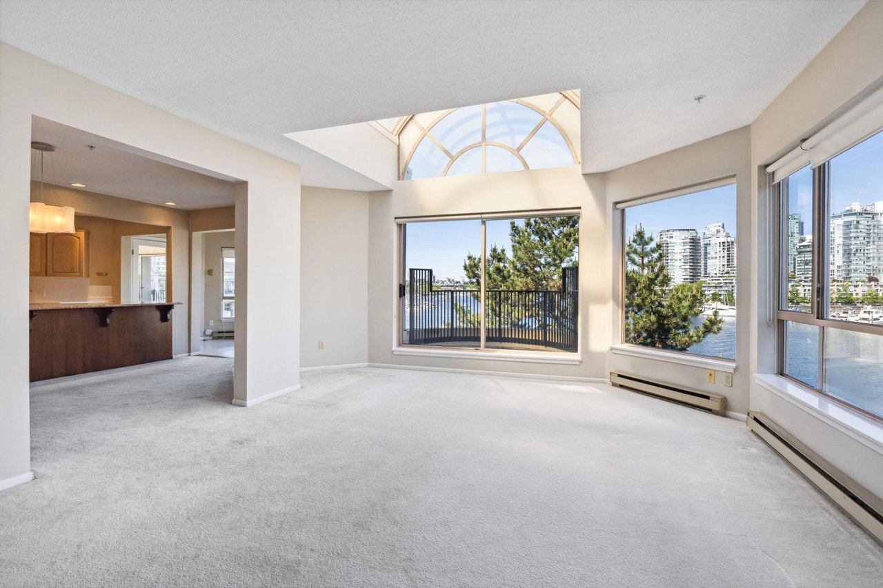 PH2-1859 Spyglass Pl