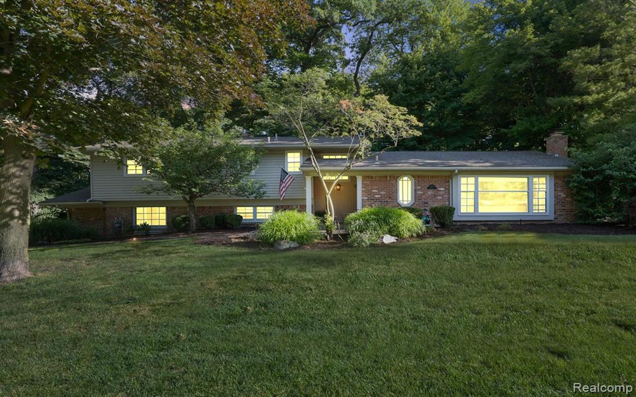 4771 CRESTVIEW COURT