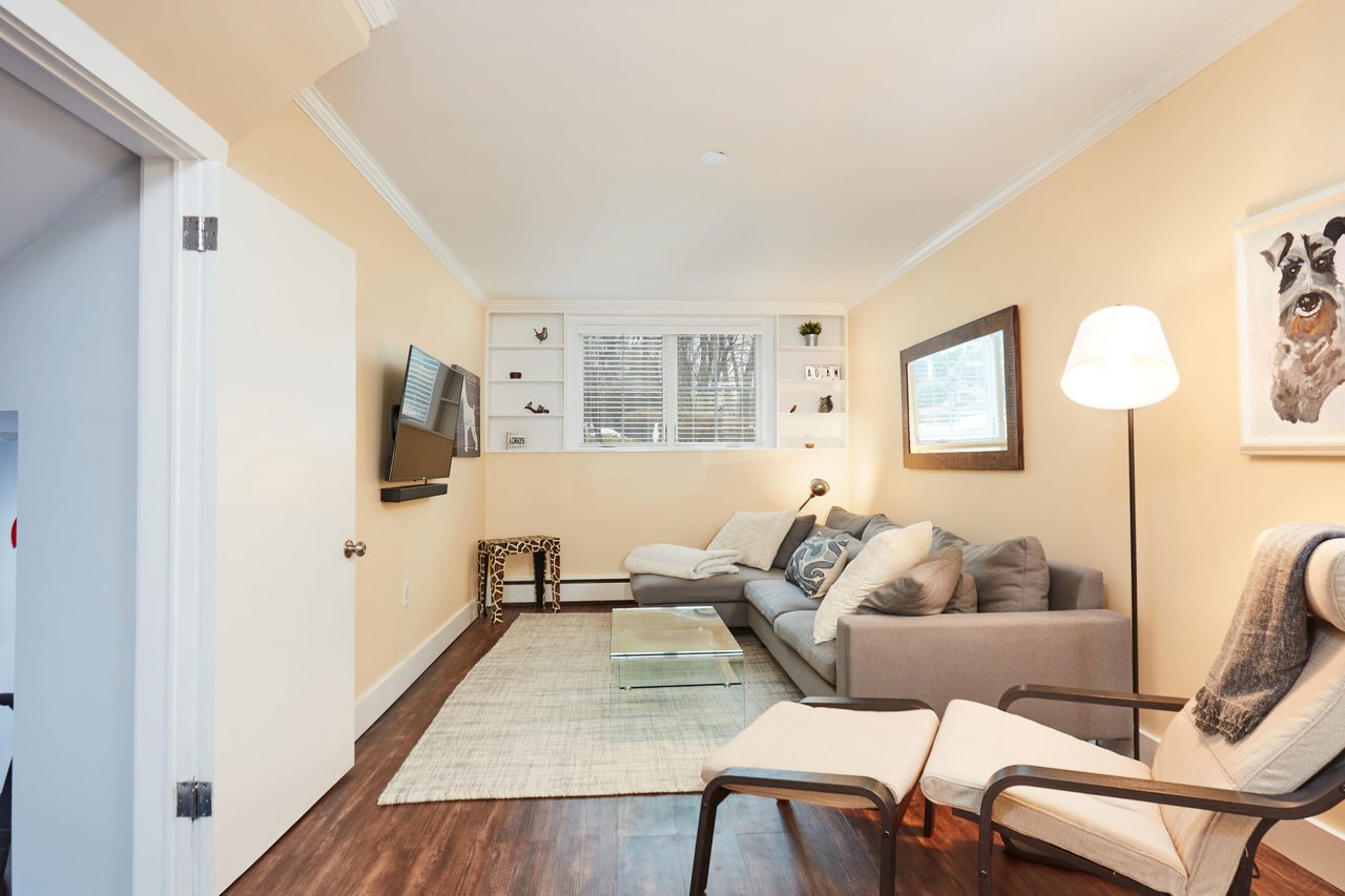 7 West Ambler Road