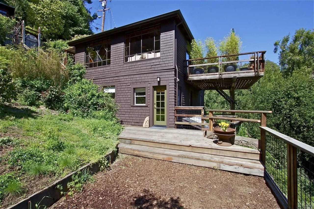 9 Berry Trail