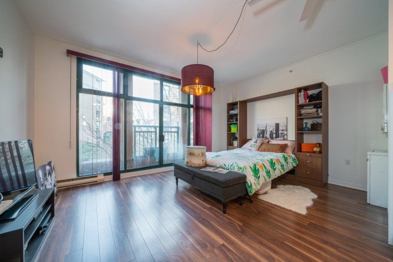 309-22 E Cordova St