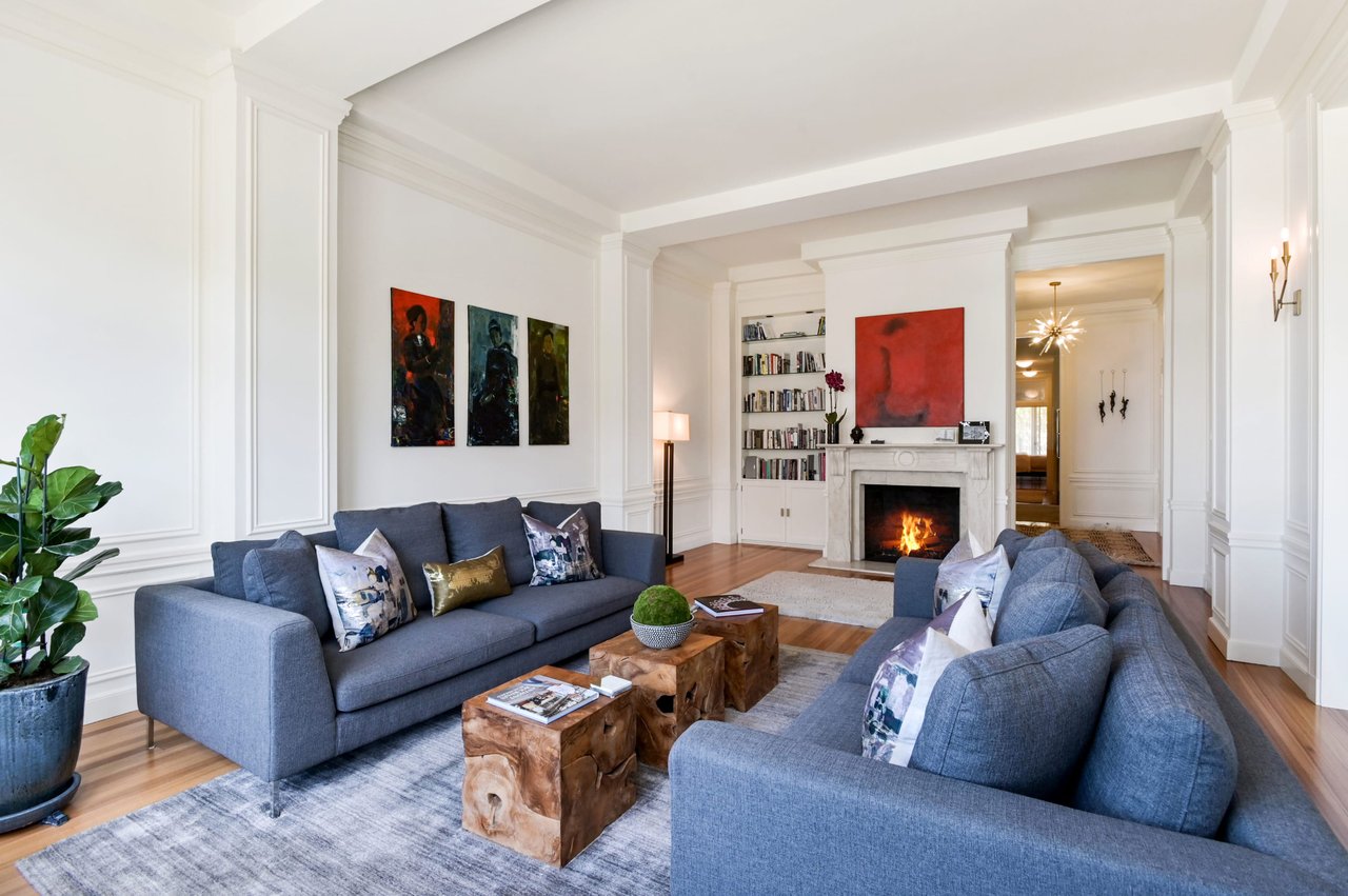Grand Scale Pacific Heights Apartment