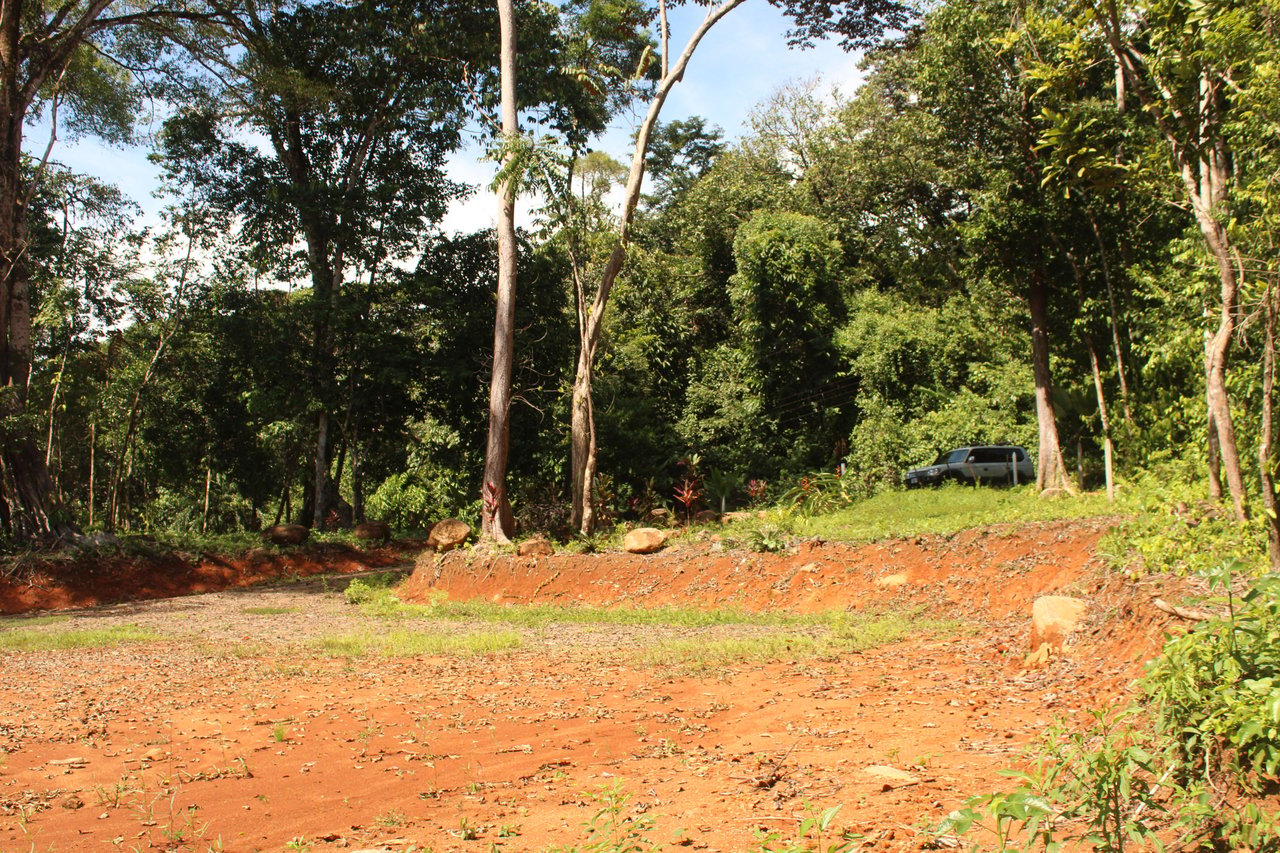 River Frontage Lot close to Uvita