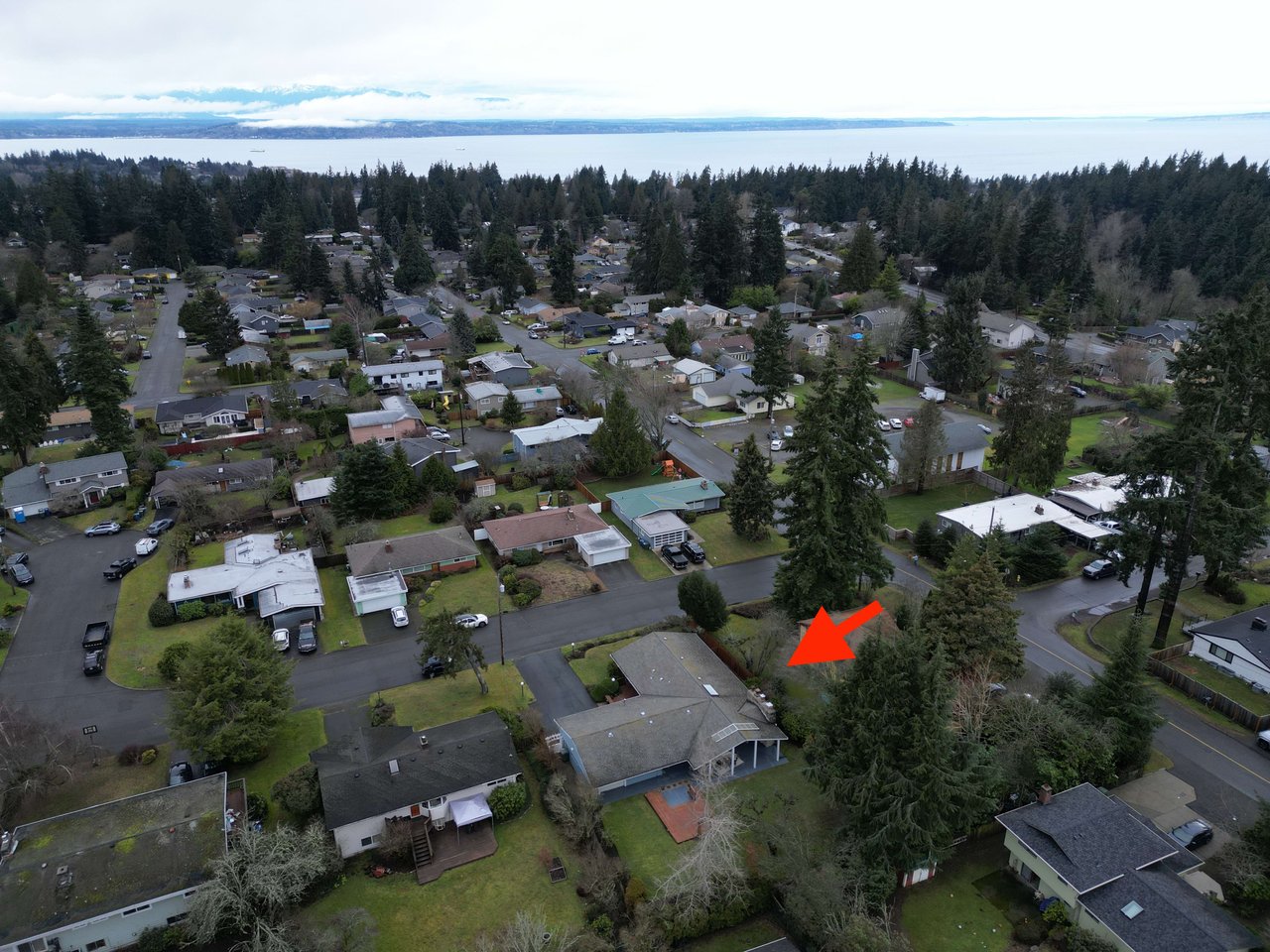 Enjoy the ultimate convenience with this home's prime location, within walking distance to Edmonds Bowl and Yost Park, offering a perfect blend of accessibility and vibrant community living.