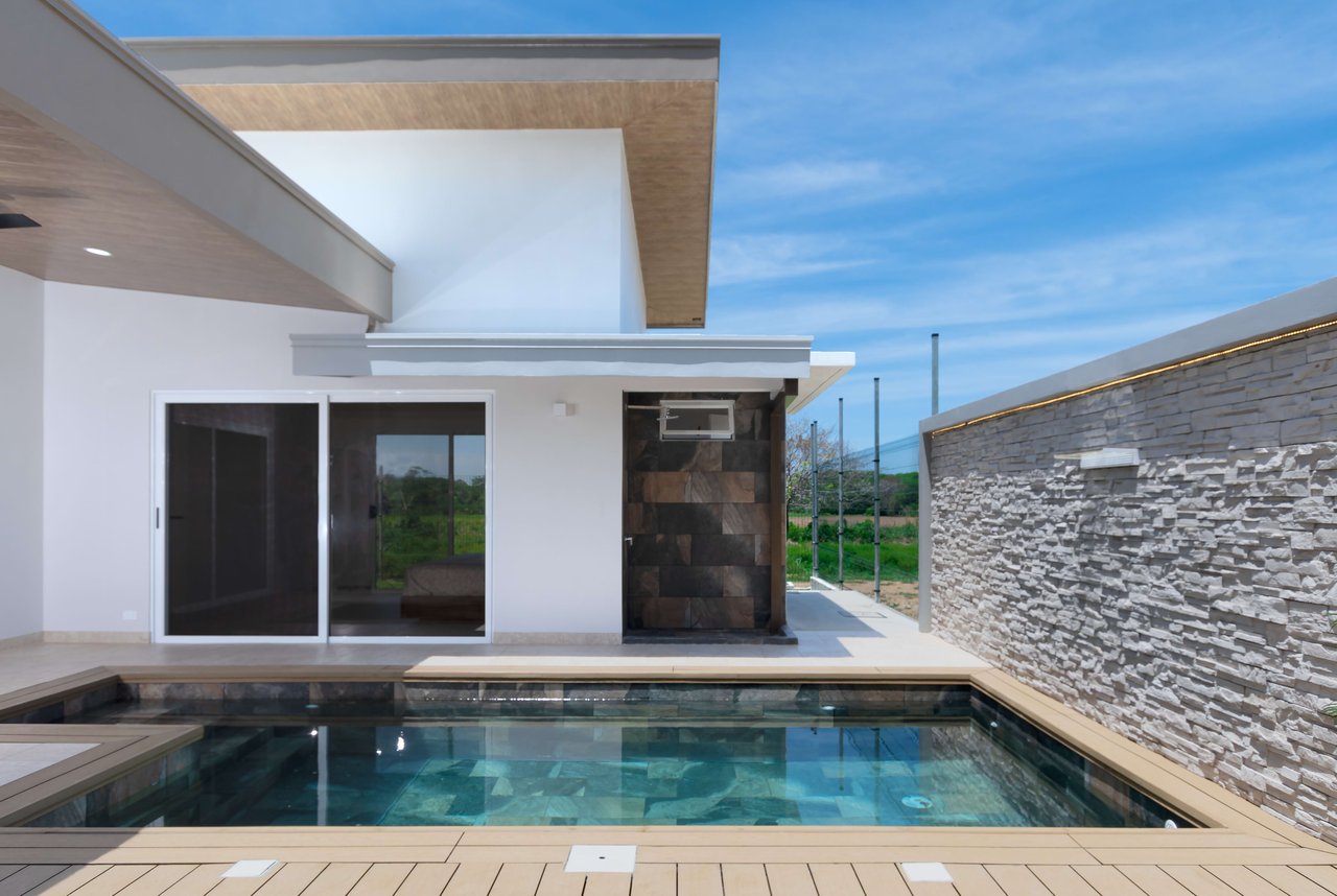 Uvita Paradise Brand New 3 Bedroom, 2.5 Bathroom Modern Home