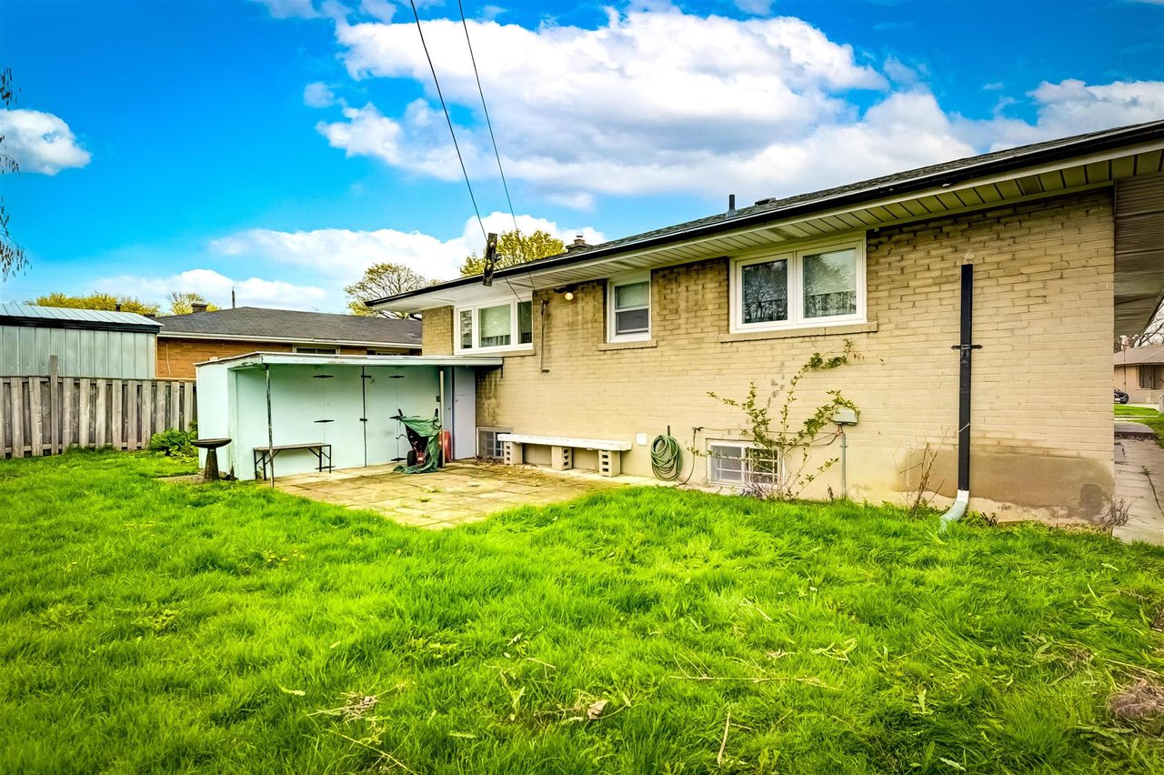 240 Chine Dr