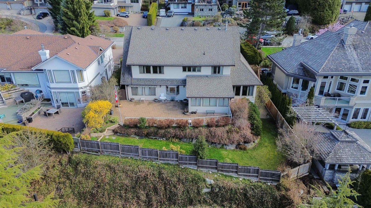 1021 Glacier View Dr